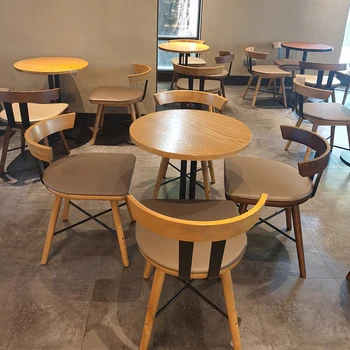 Сочетание стола и стула из американского массива дерева в кофейне Star Series, повседневного стола и стула в кофейне